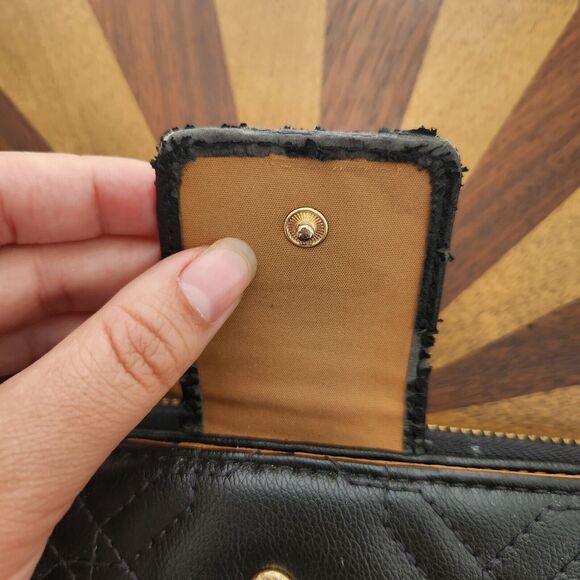 Fossil Wallet Women Quilted Black Faux Leather Large Zip Around  Wristlet Strap - Picture 7 of 7